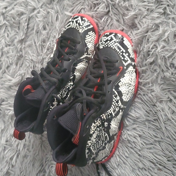 Nike Air Foamposite - Picture 4 of 5